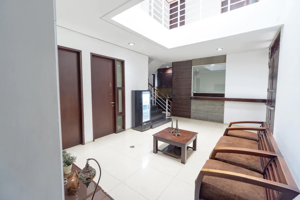 Residence Stasiun Tebet Syariah by OYO Rooms