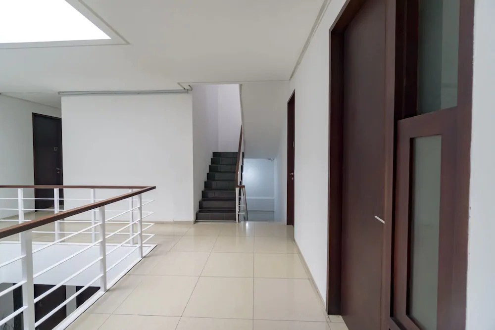 Residence Stasiun Tebet Syariah by OYO Rooms