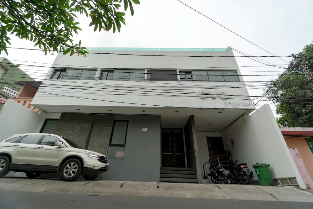 Residence Stasiun Tebet Syariah by OYO Rooms