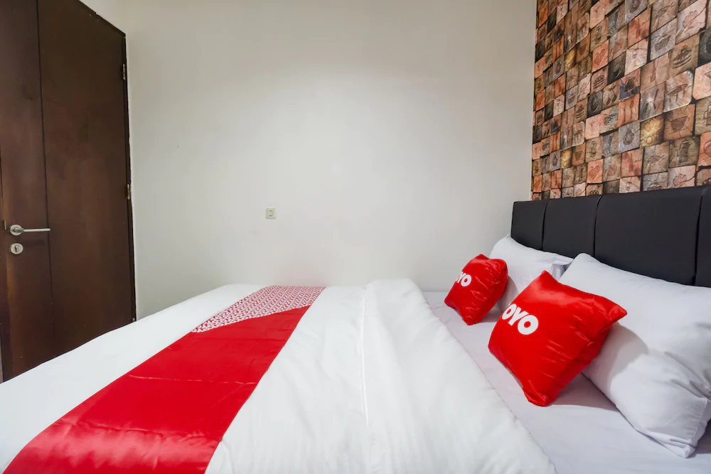 Residence Stasiun Tebet Syariah by OYO Rooms
