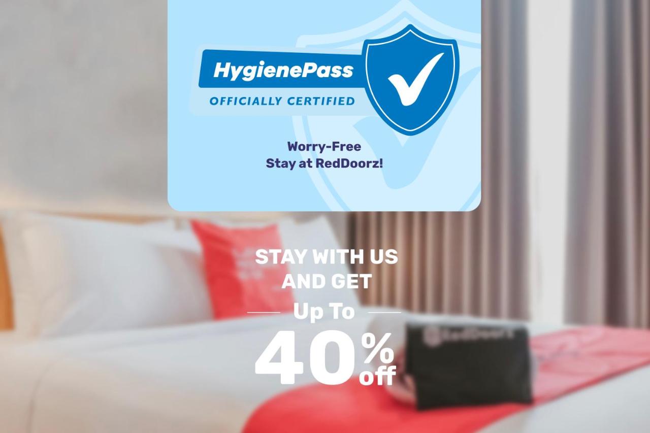 Roellie's Guest House by RedDoorz