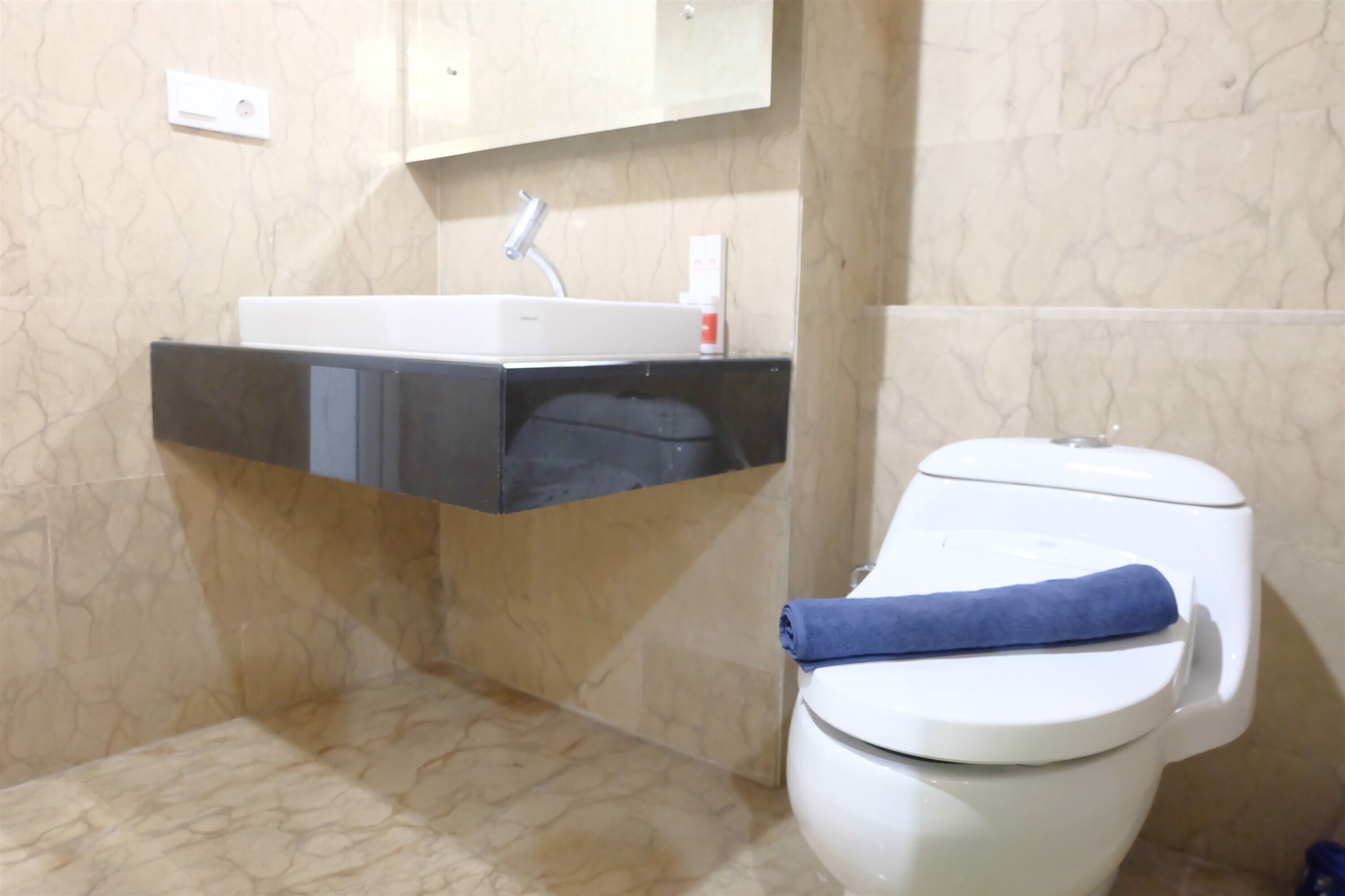 Royale SpringHill Apartment