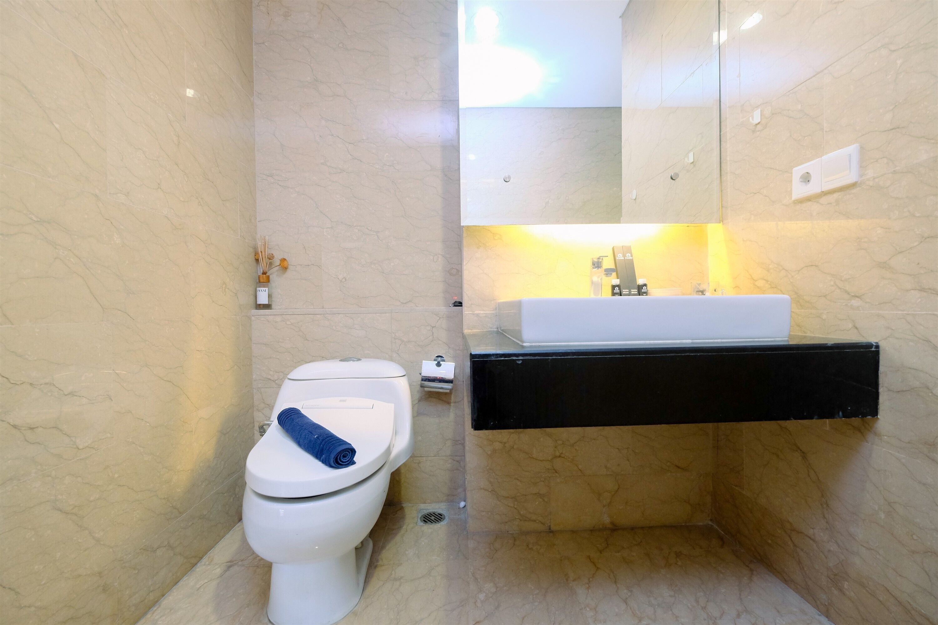 Royale SpringHill Apartment