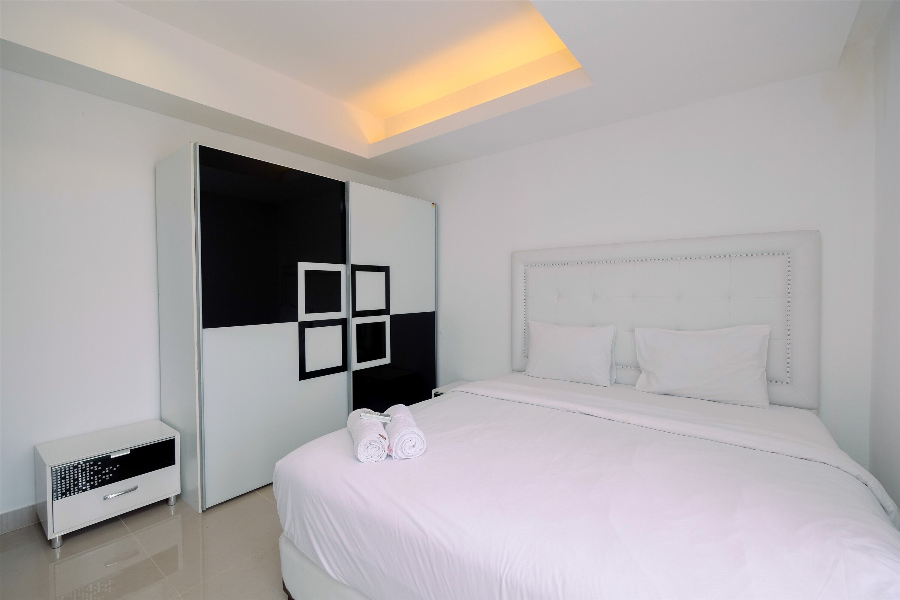 Royale SpringHill Apartment