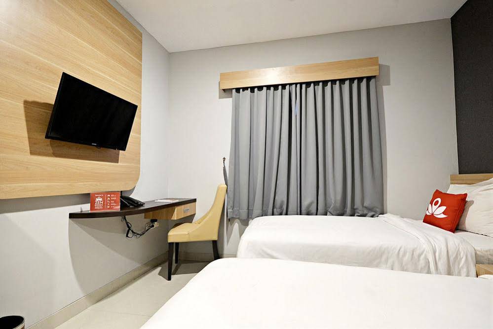 Safin Inn Cipete  by ZEN Rooms