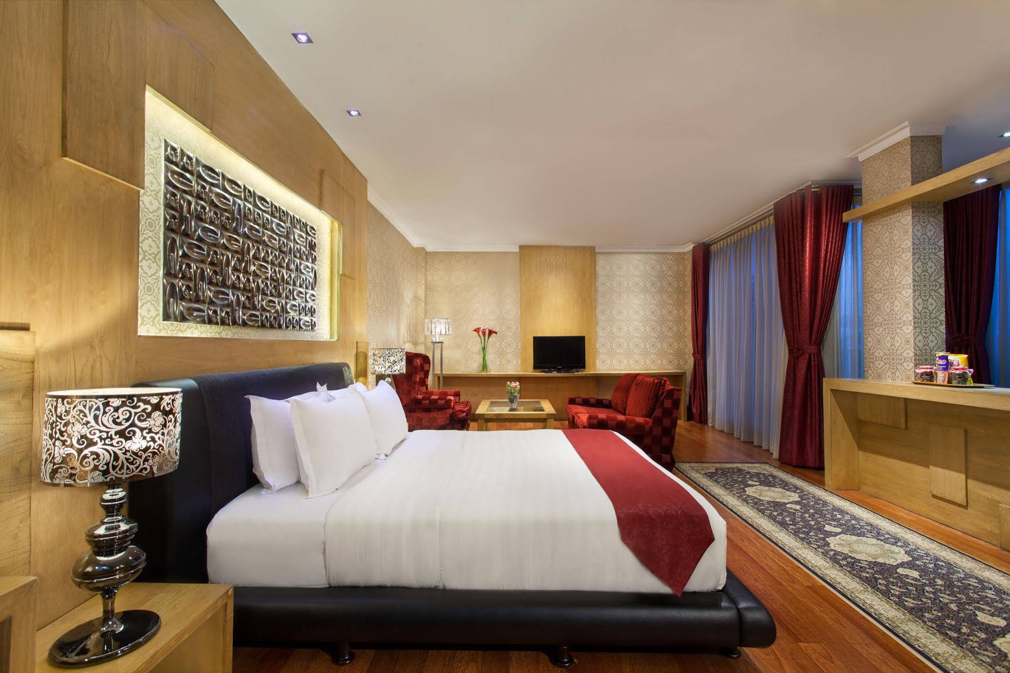 Sahati Hotel