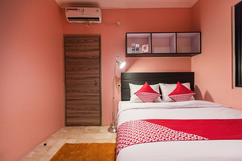 Sandang Residence by OYO Rooms