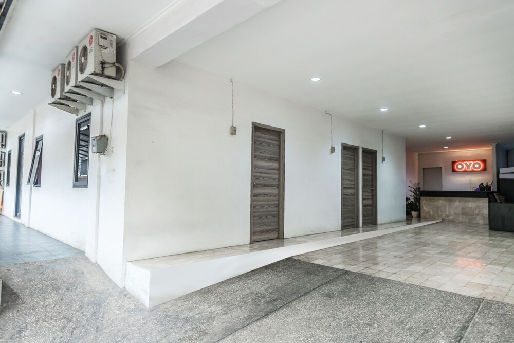 Sandang Residence by OYO Rooms