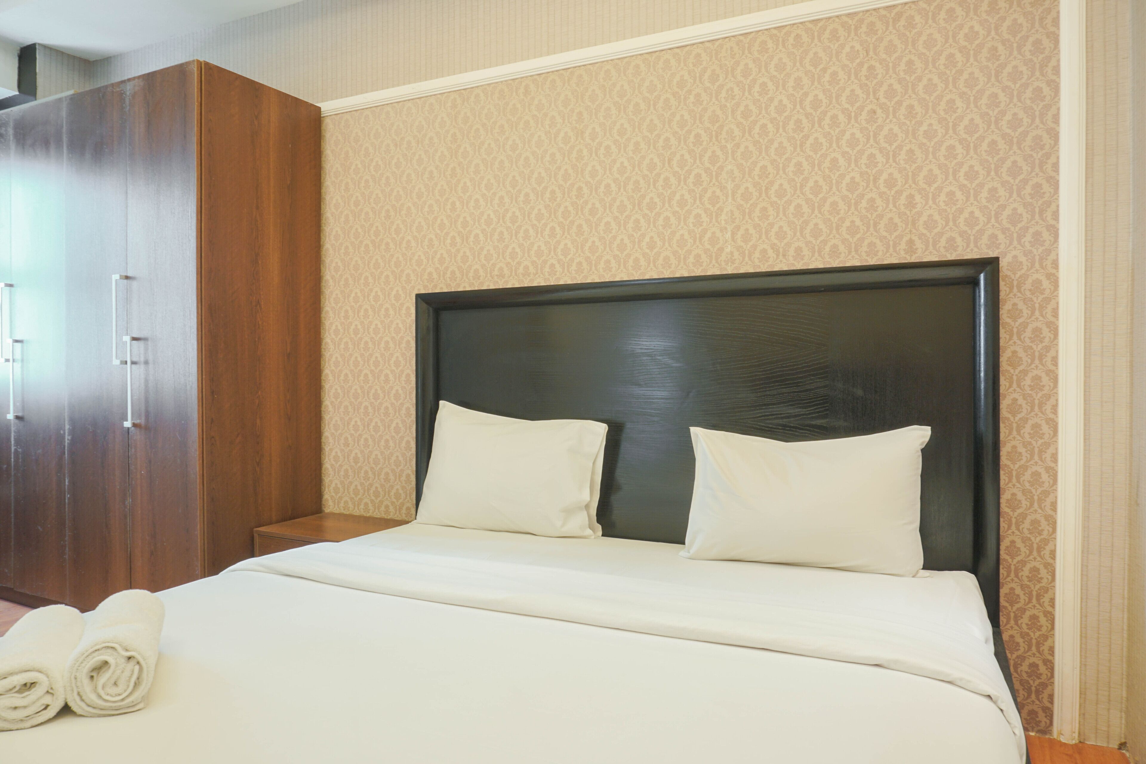 Seasons City Apartment