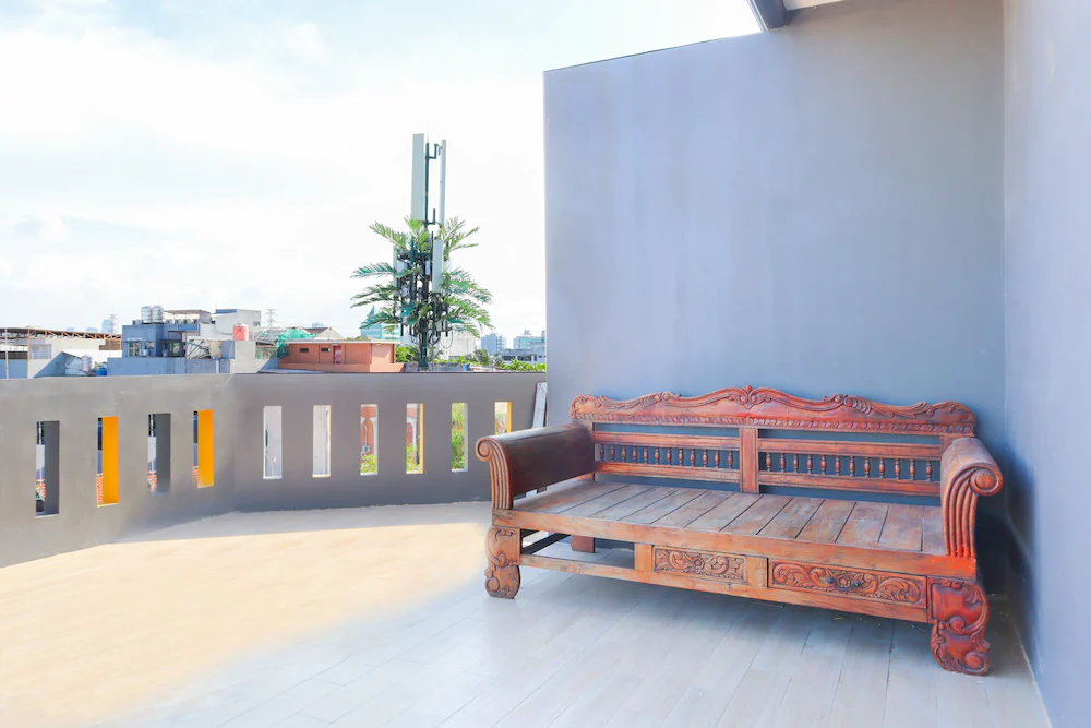Seven Season Residence by OYO Rooms