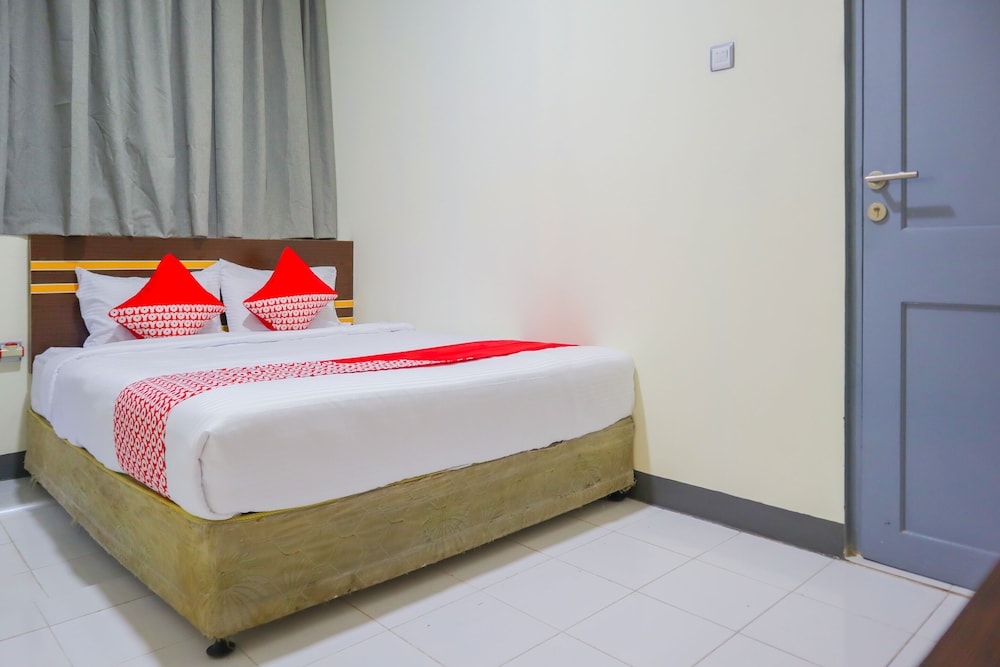 Seven Season Residence by OYO Rooms