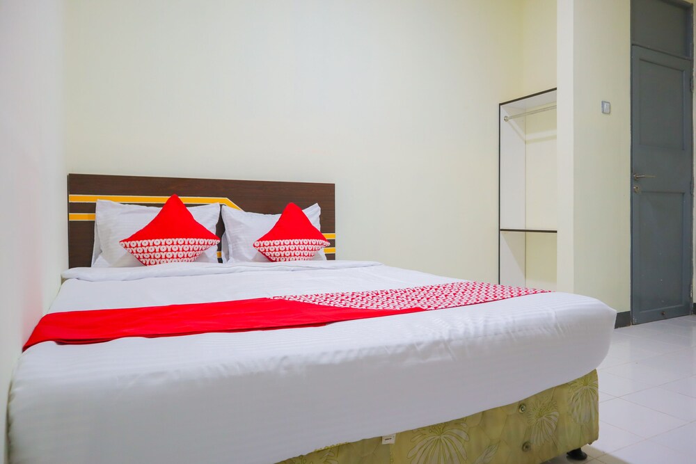Seven Season Residence by OYO Rooms
