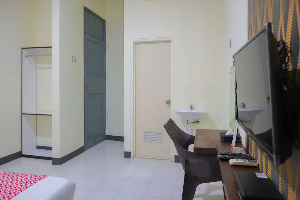 Seven Season Residence by OYO Rooms