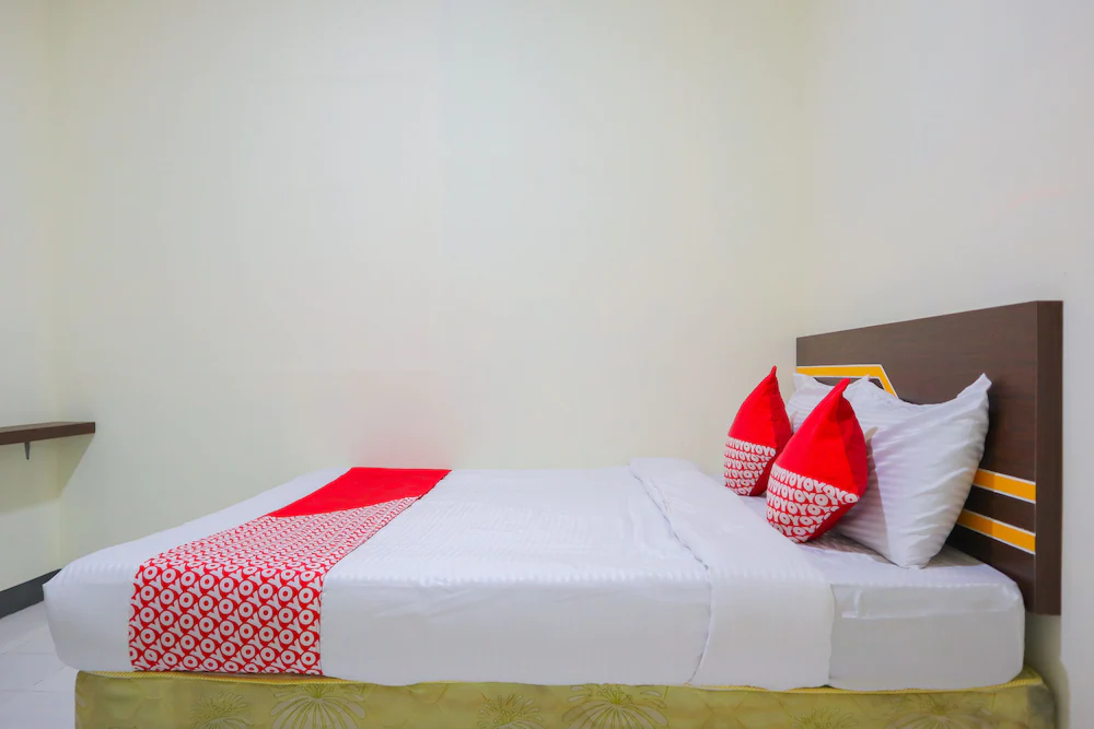 Seven Season Residence by OYO Rooms