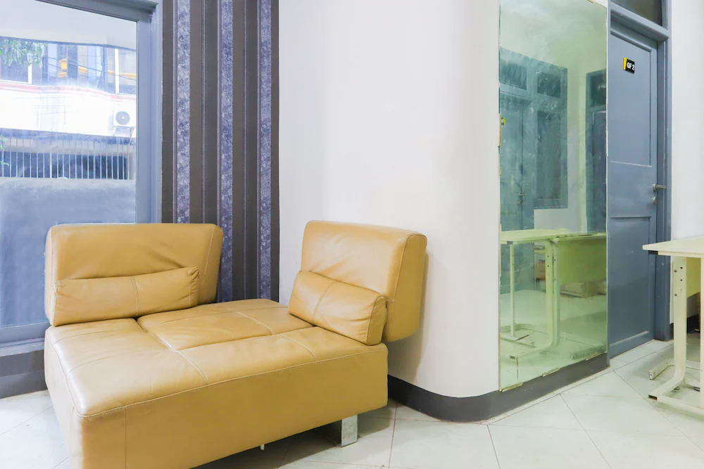 Seven Season Residence by OYO Rooms