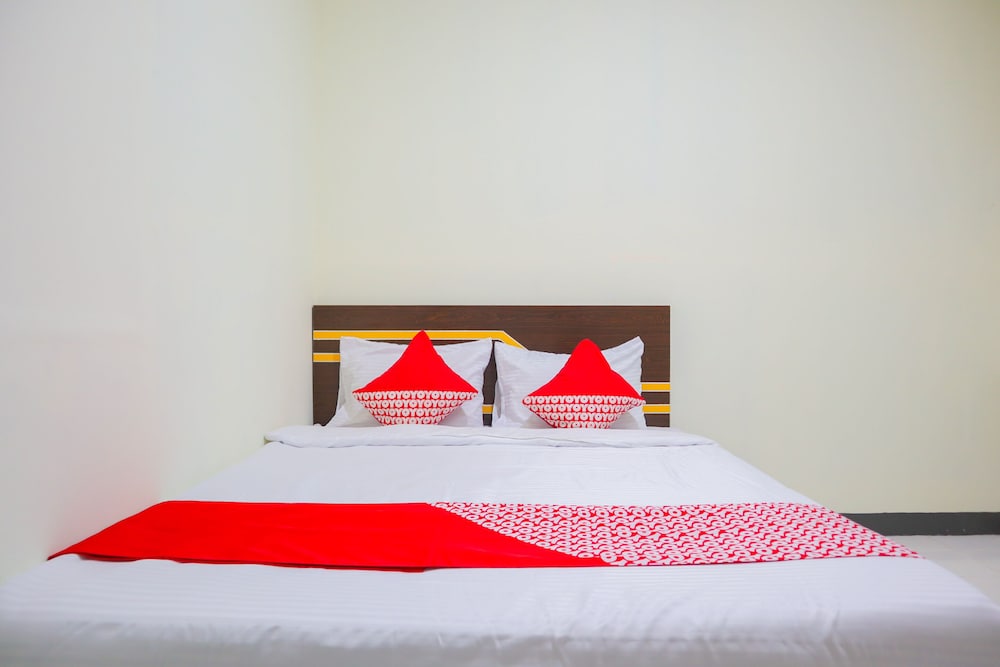Seven Season Residence by OYO Rooms
