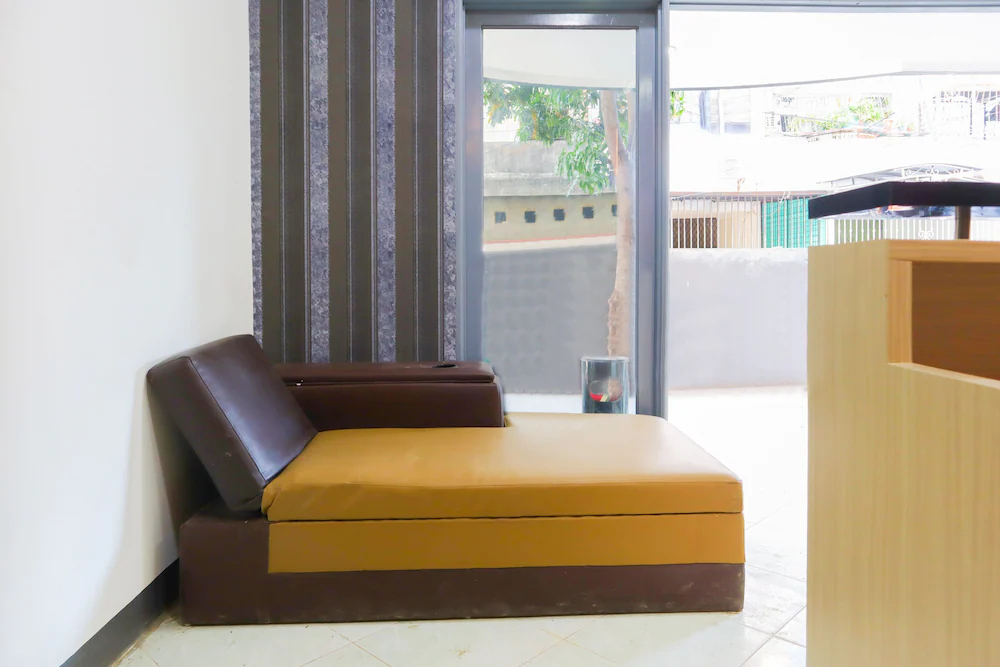 Seven Season Residence by OYO Rooms