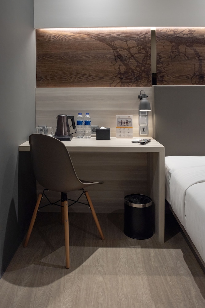 Simple Hotel Jakarta Wahid Hasyim