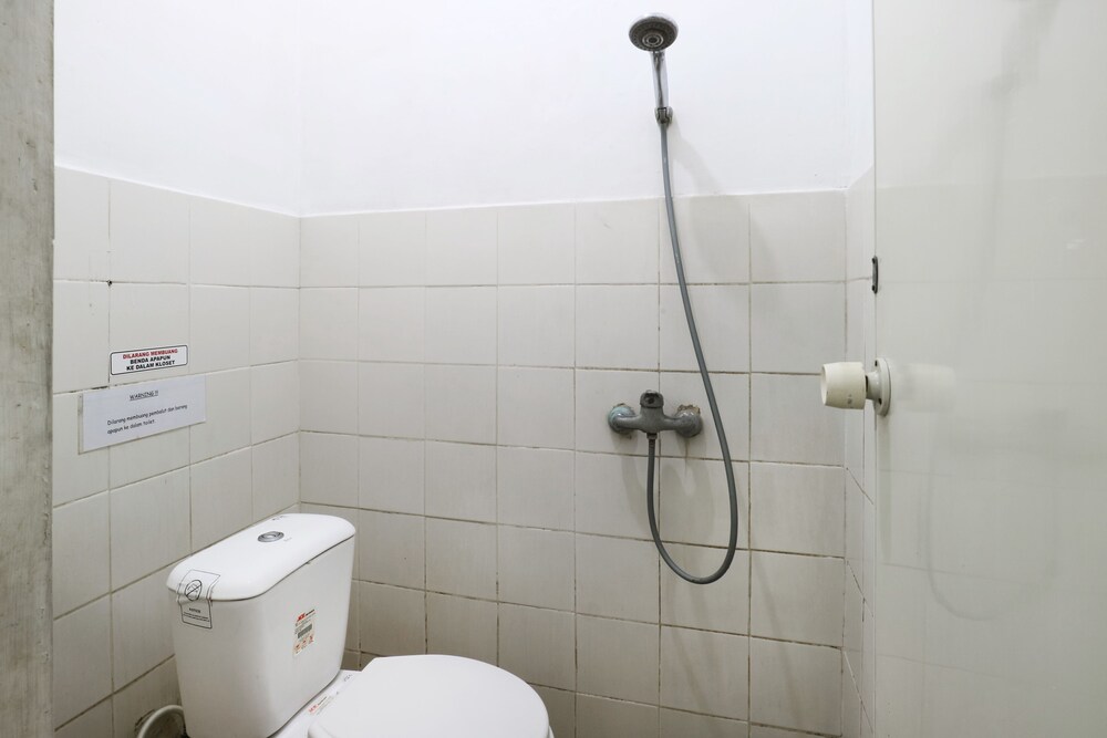 Sisca Guest House by OYO Rooms