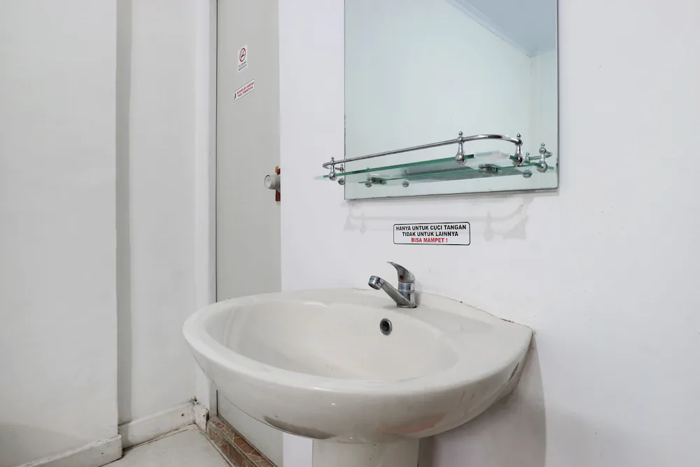 Sisca Guest House by OYO Rooms