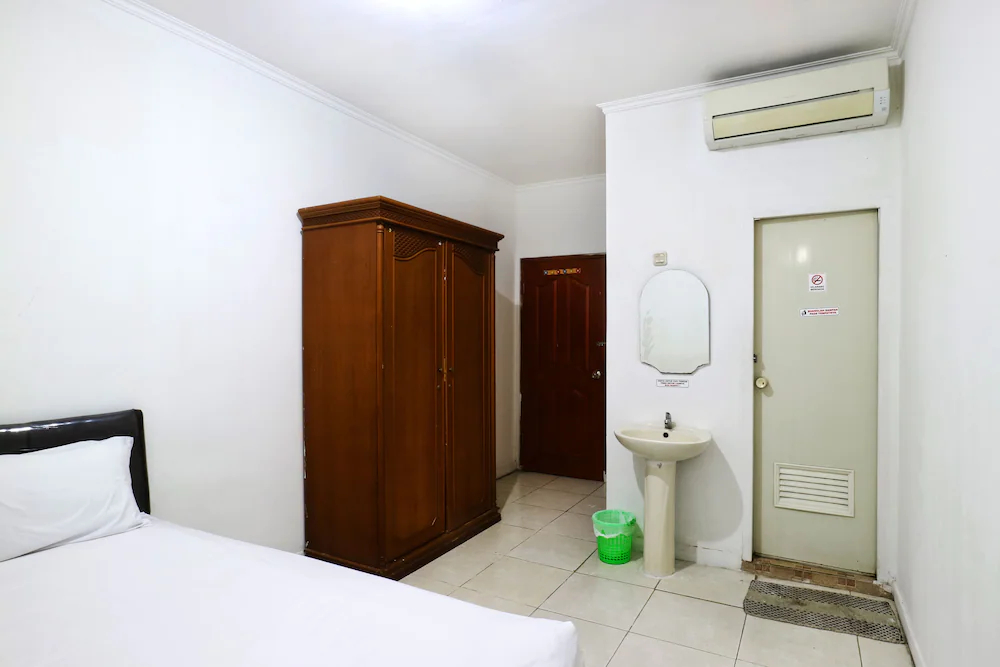 Sisca Guest House by OYO Rooms