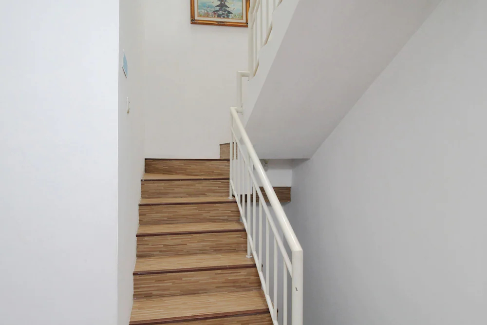 Tuju Abuserin Syariah