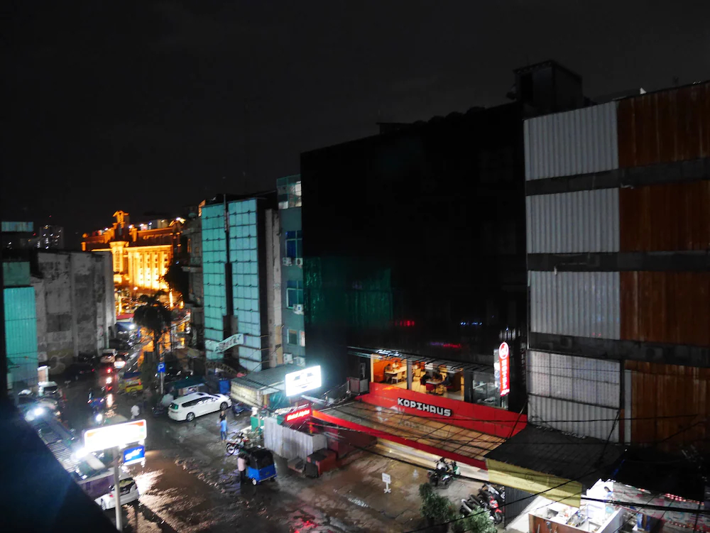 Sleepy Raccoon Hostel