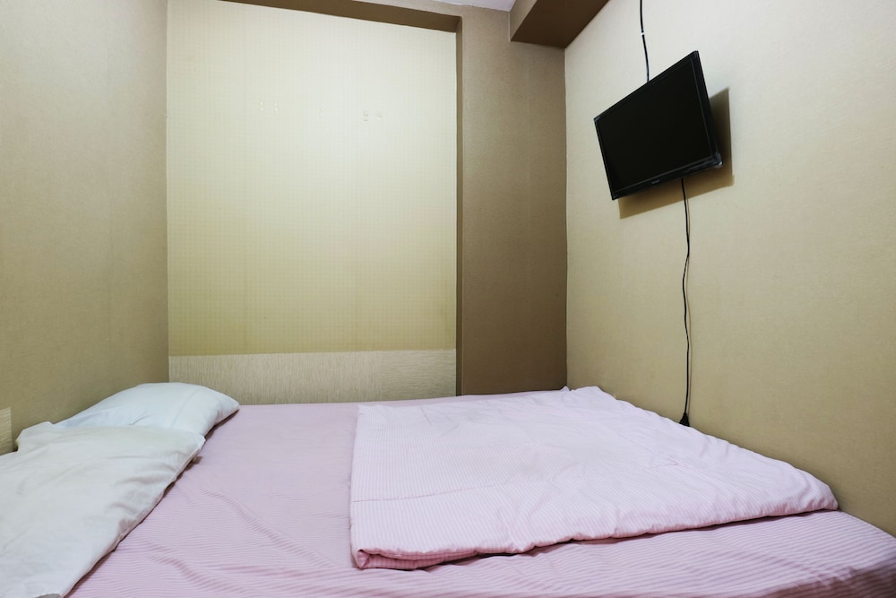 Snowy@Apartemen Tifolia