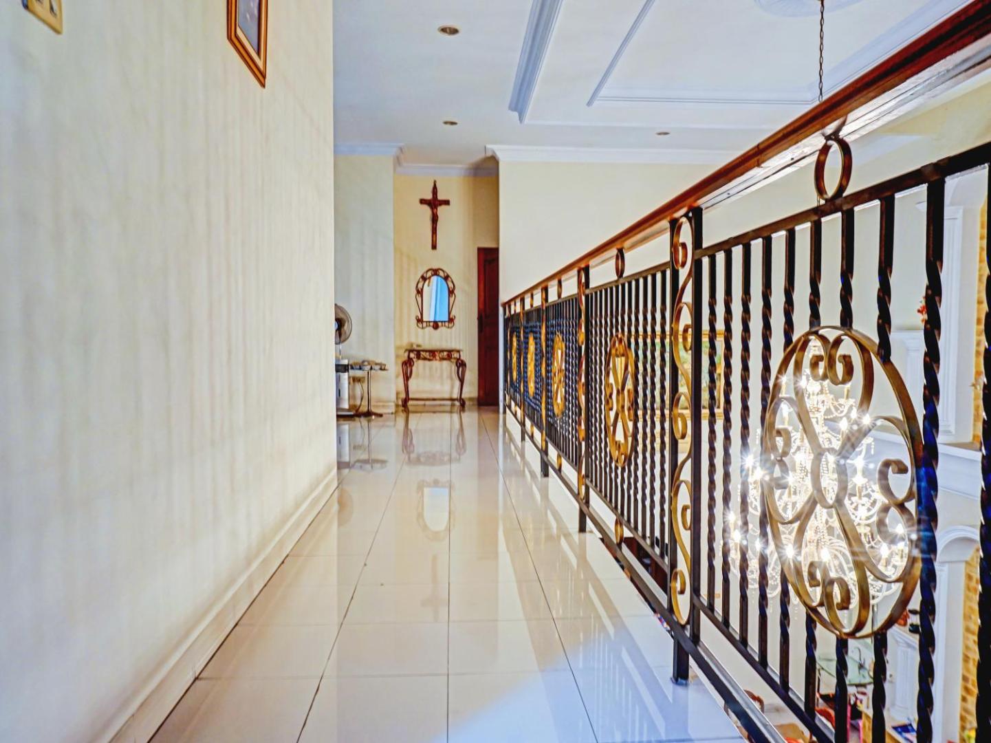 Spot On 90295 Simprug Residence