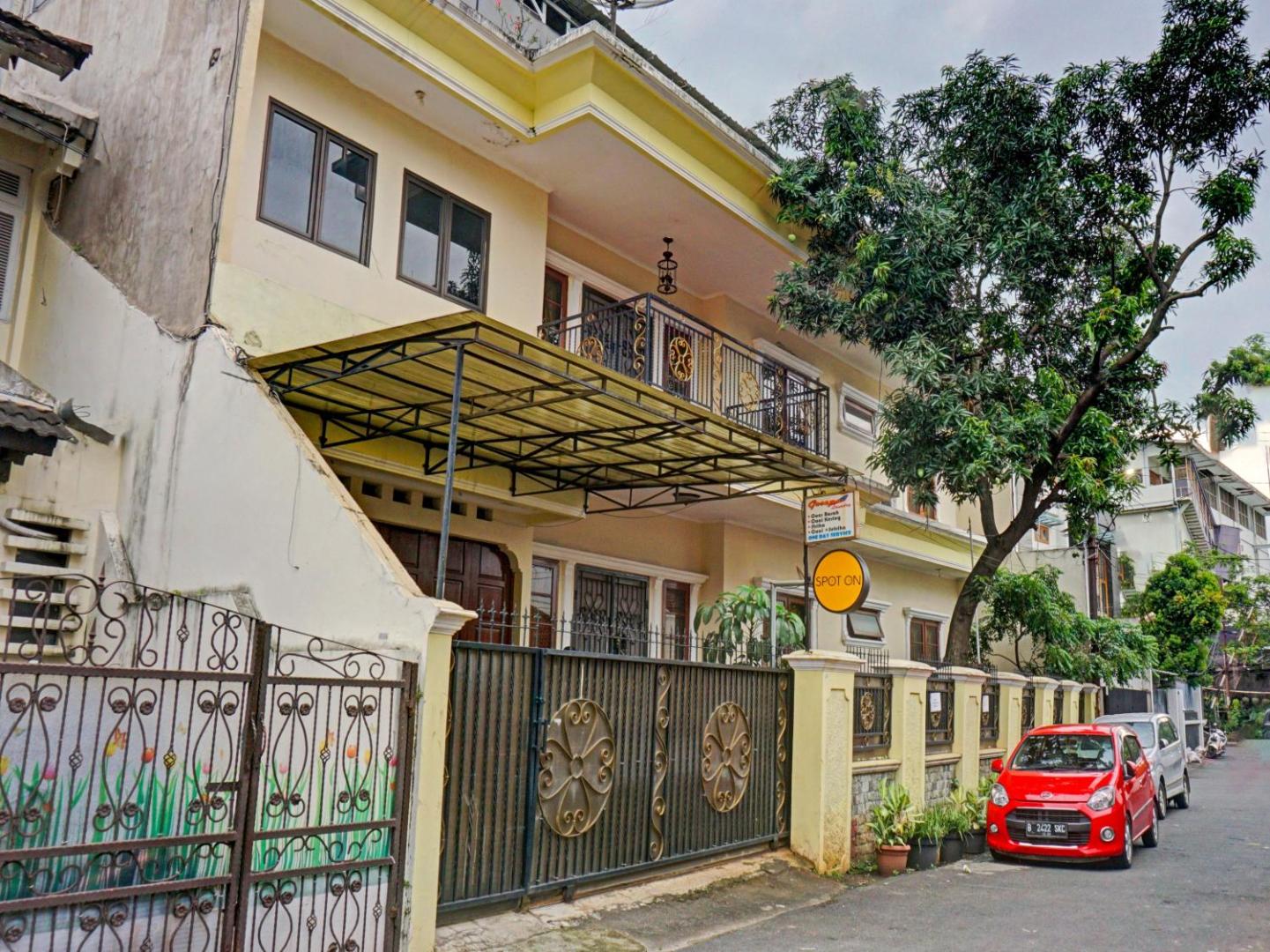 Spot On 90295 Simprug Residence