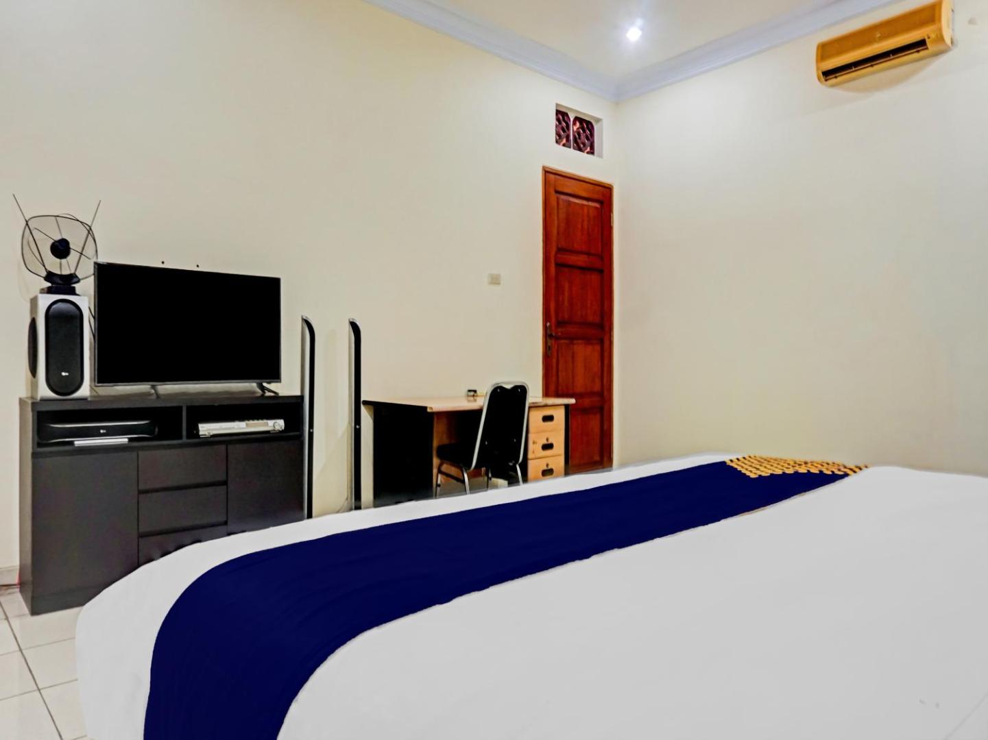 Spot On 90295 Simprug Residence