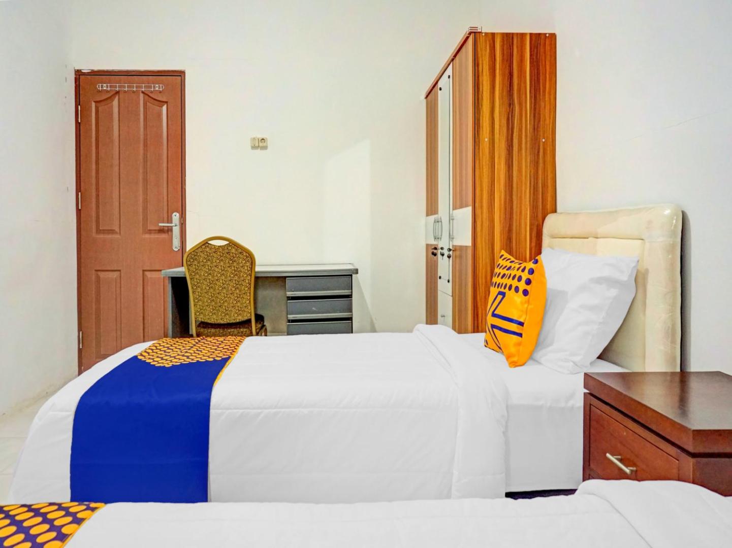 Spot On 90295 Simprug Residence