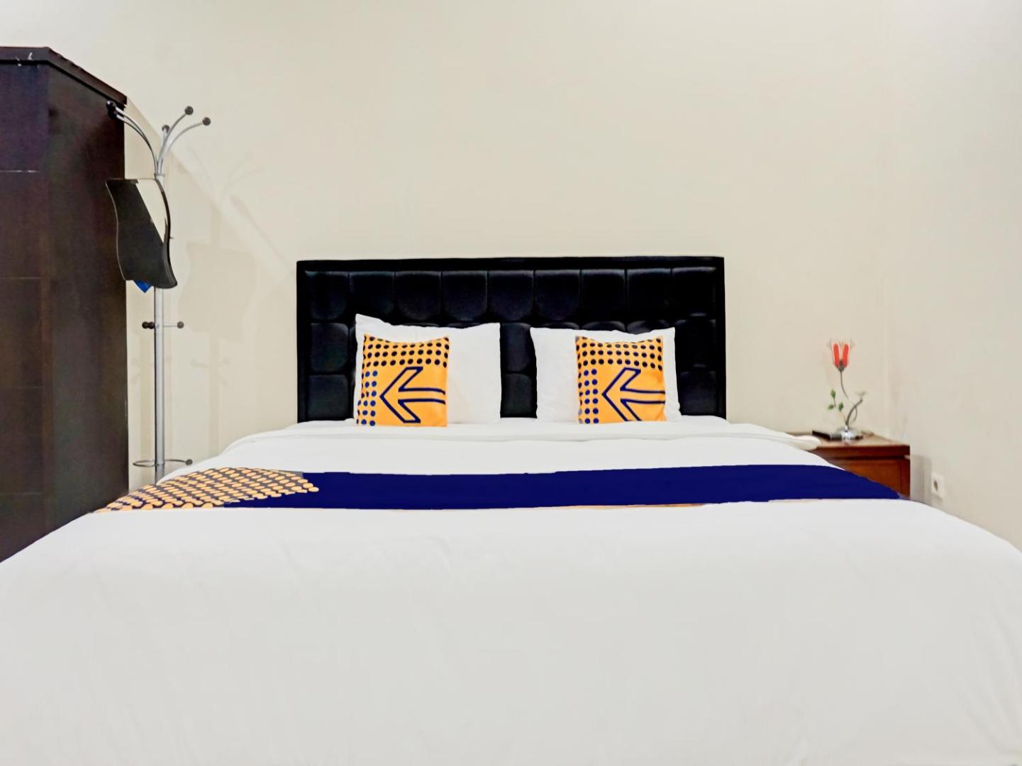 Spot On 90295 Simprug Residence