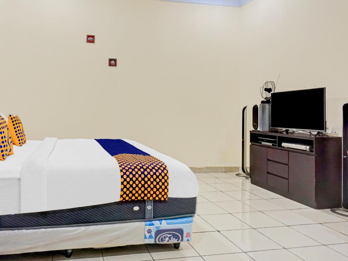 Spot On 90295 Simprug Residence