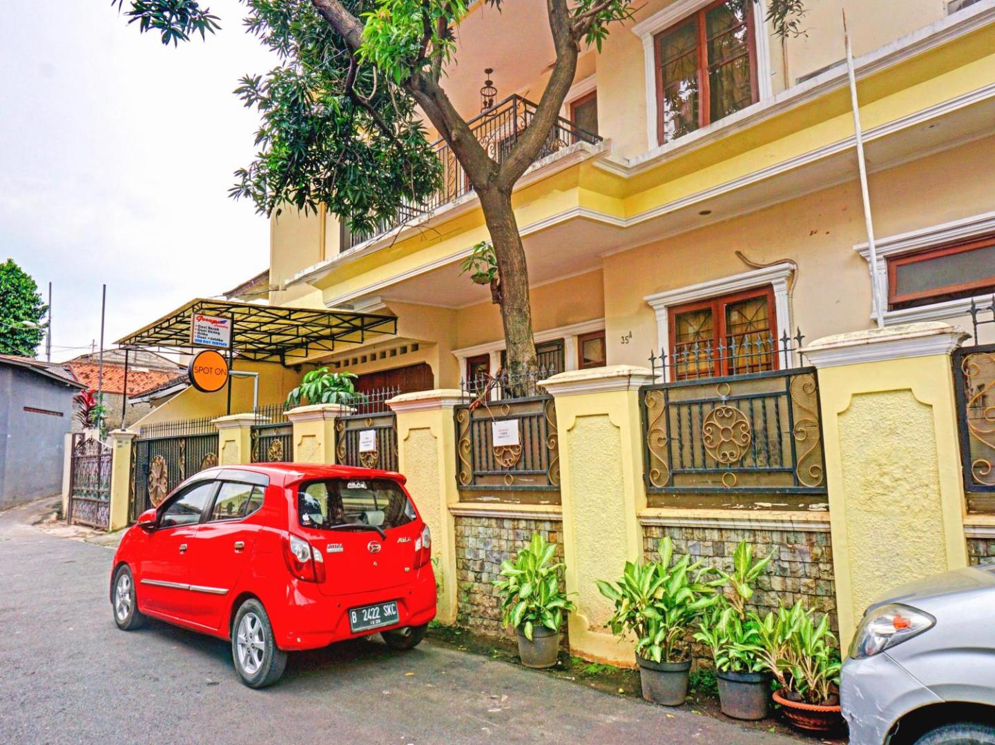 Spot On 90295 Simprug Residence