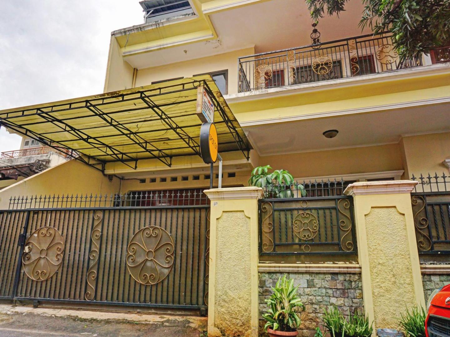 Spot On 90295 Simprug Residence