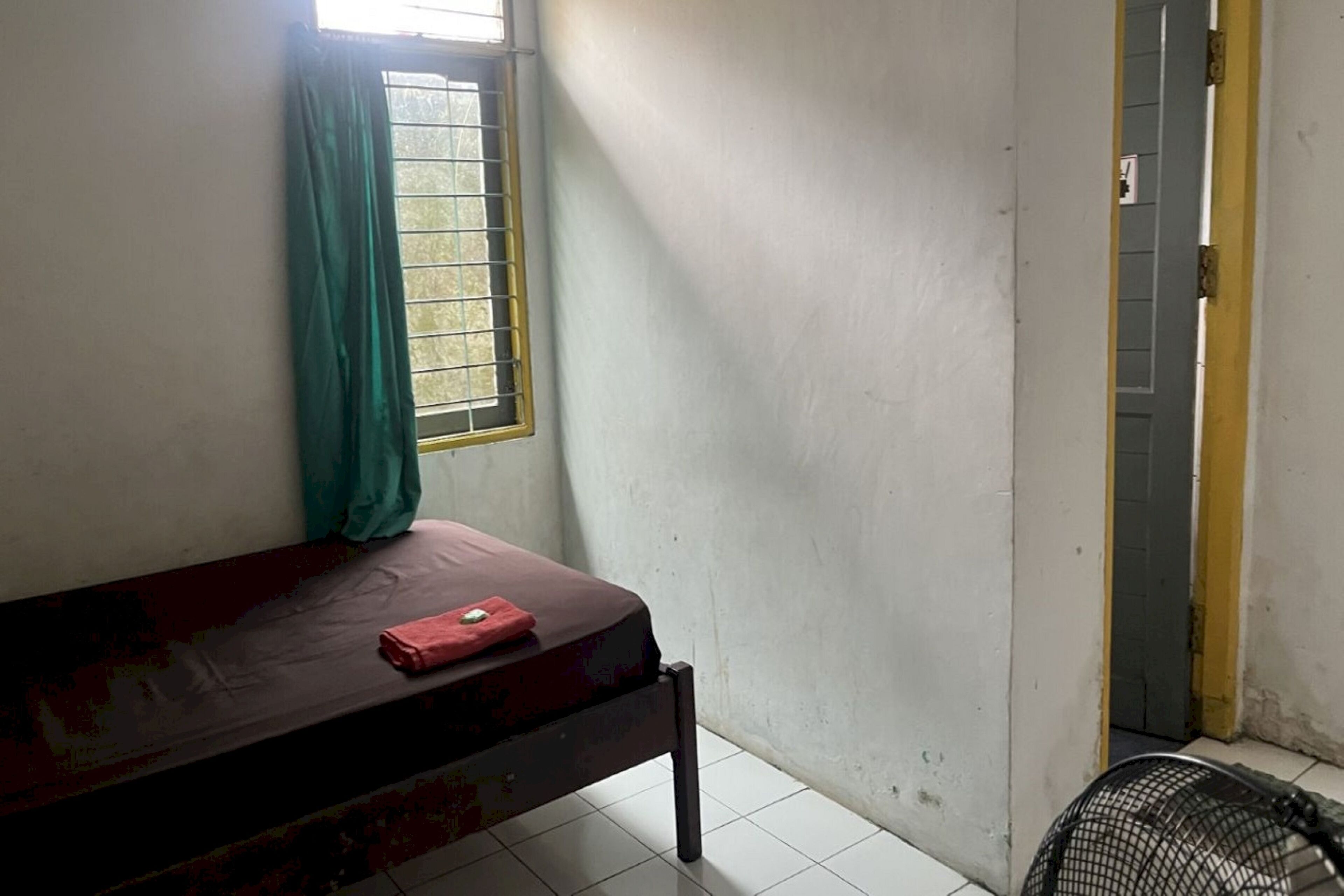 Spot On 93997 Sutangkas Kost