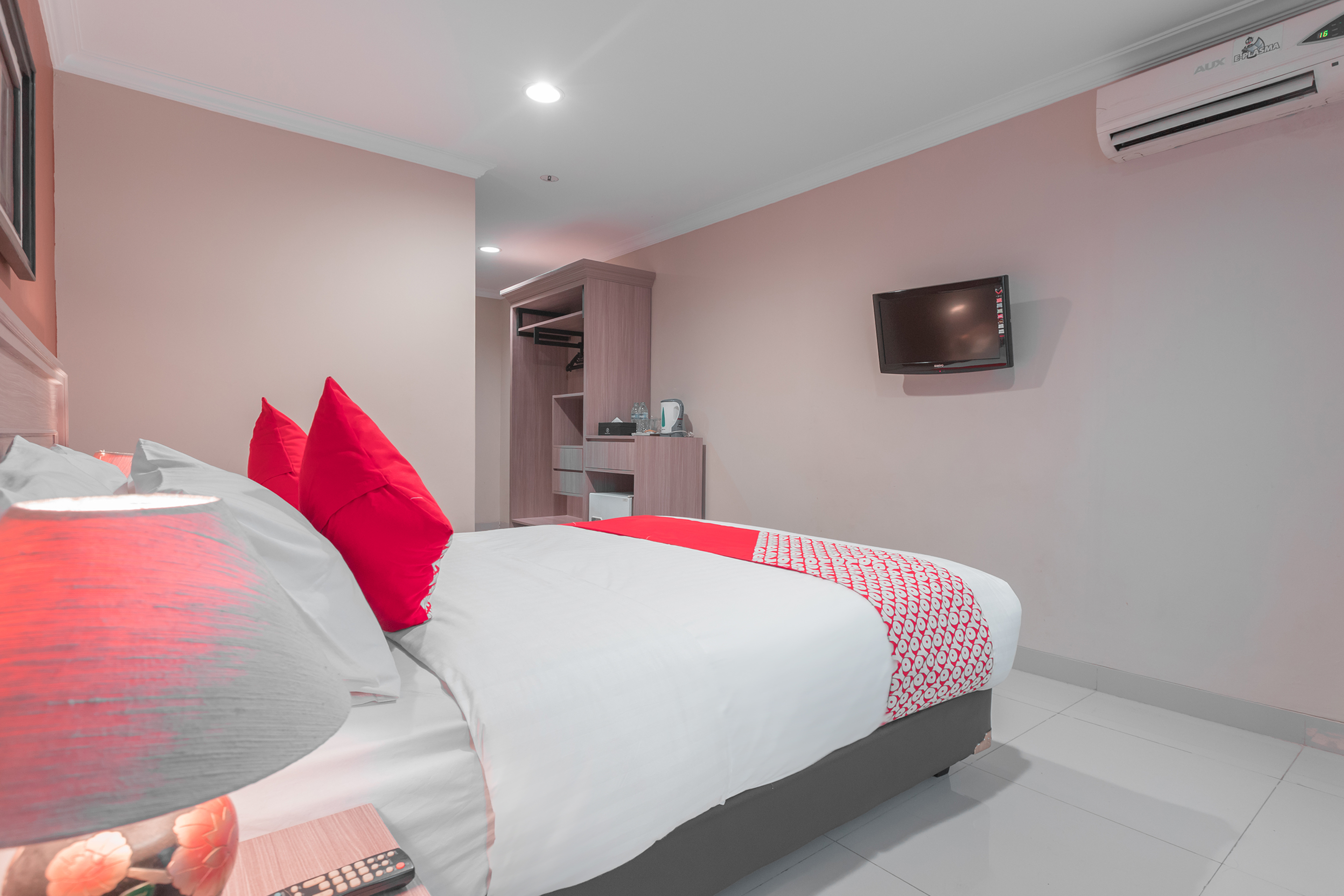 Sriwijaya Hotel by OYO Rooms