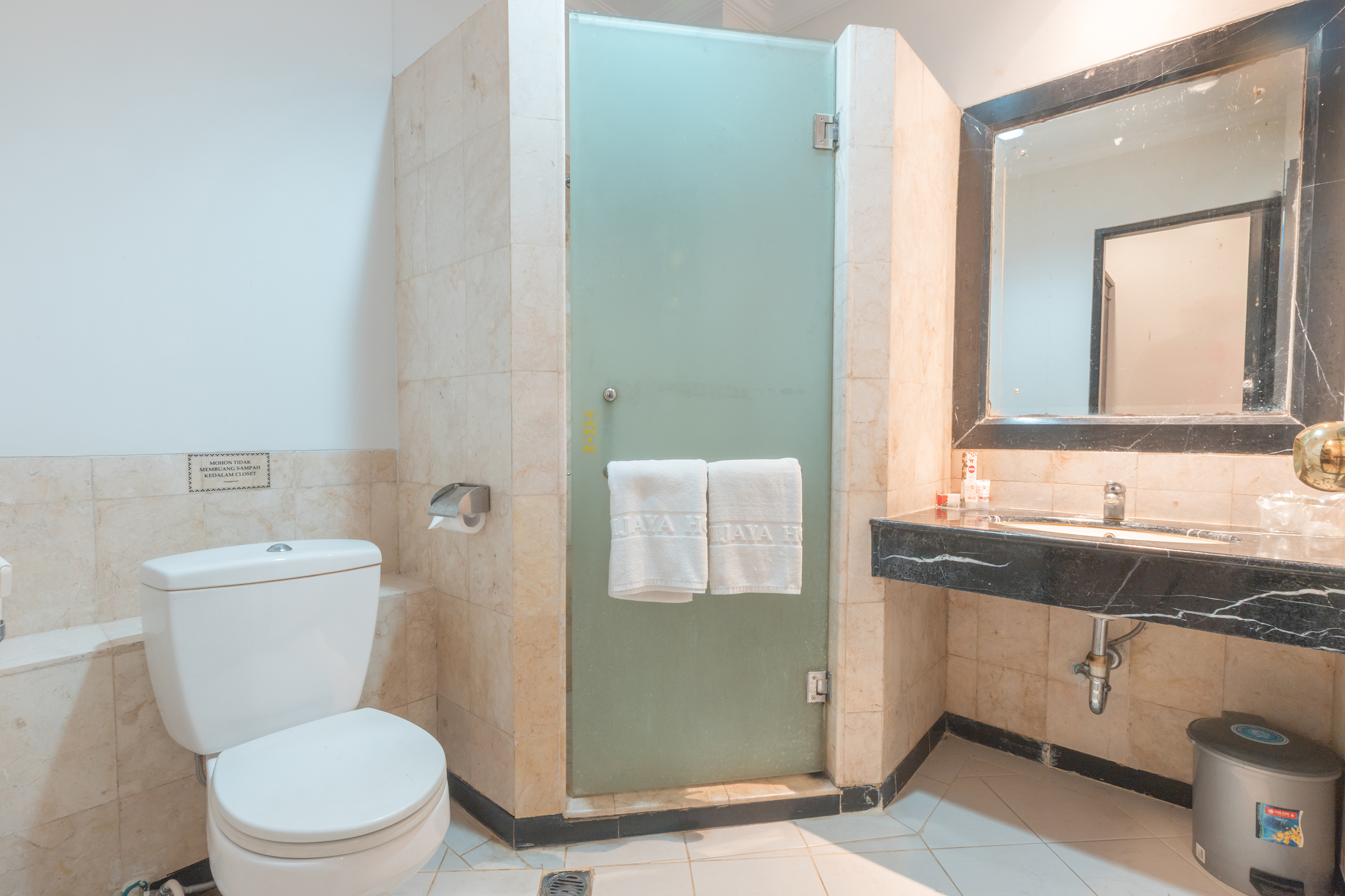 Sriwijaya Hotel by OYO Rooms