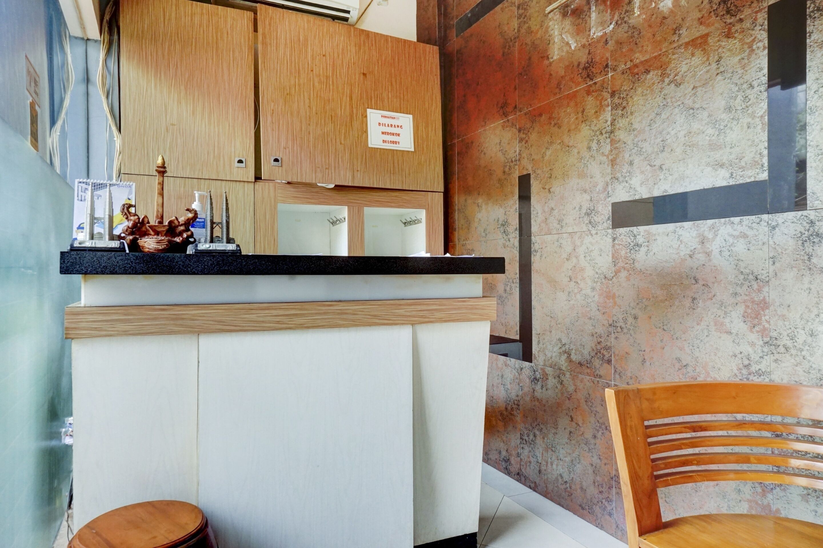 Star Hotel Jaksa Mitra by RedDoorz
