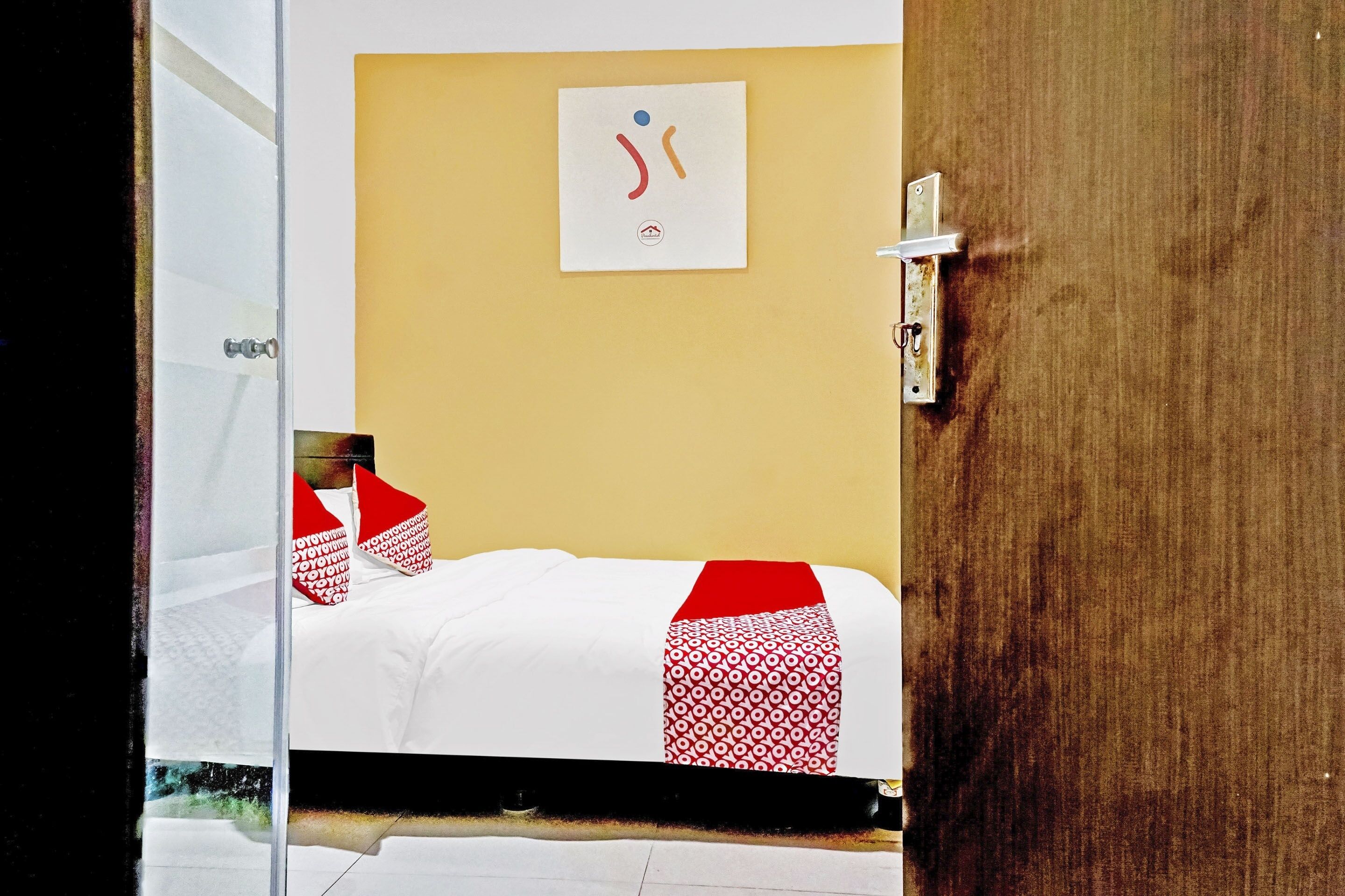 Super Oyo 90692 Point Hostel