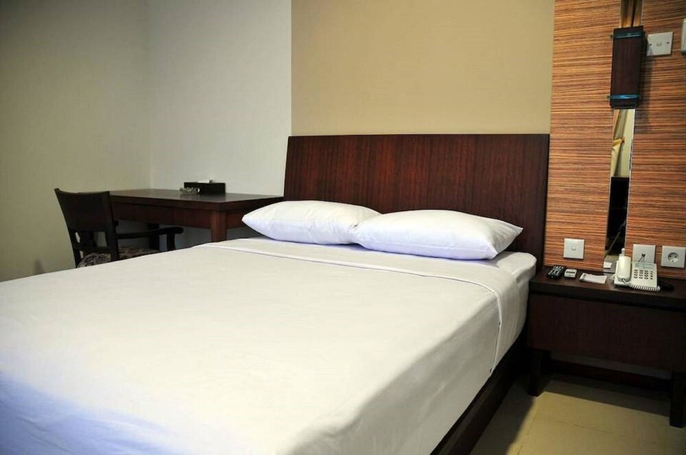 Thamrin Condotel by OYO Rooms