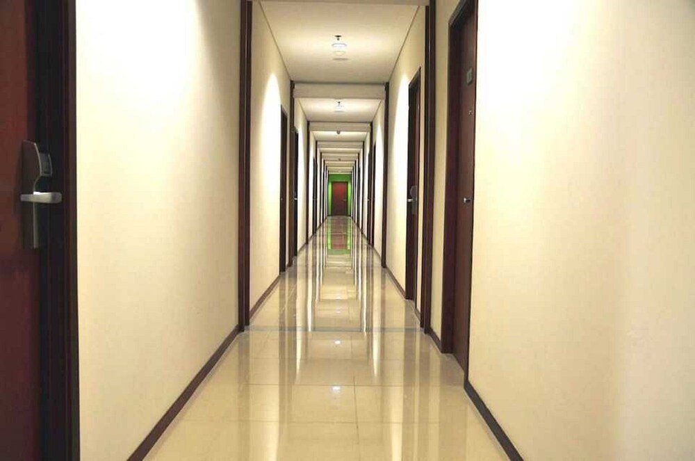 Thamrin Condotel by OYO Rooms