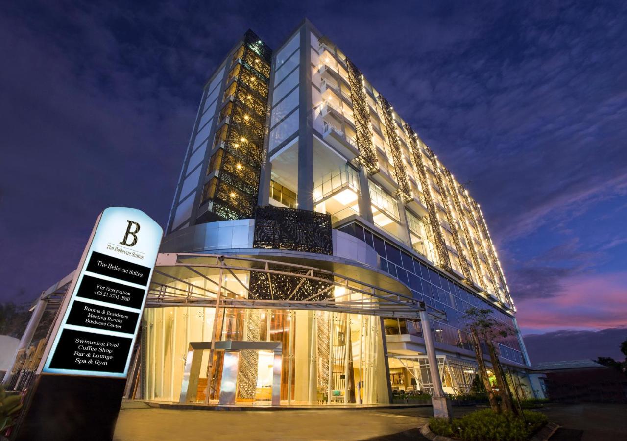 ASTON Bellevue Radio Dalam