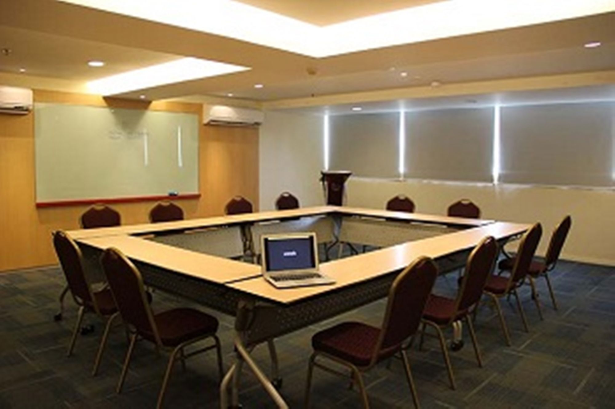 1O1 URBAN Jakarta Kelapa Gading