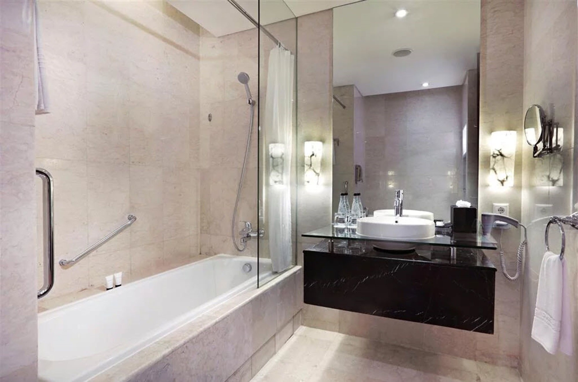 The Grove Suites