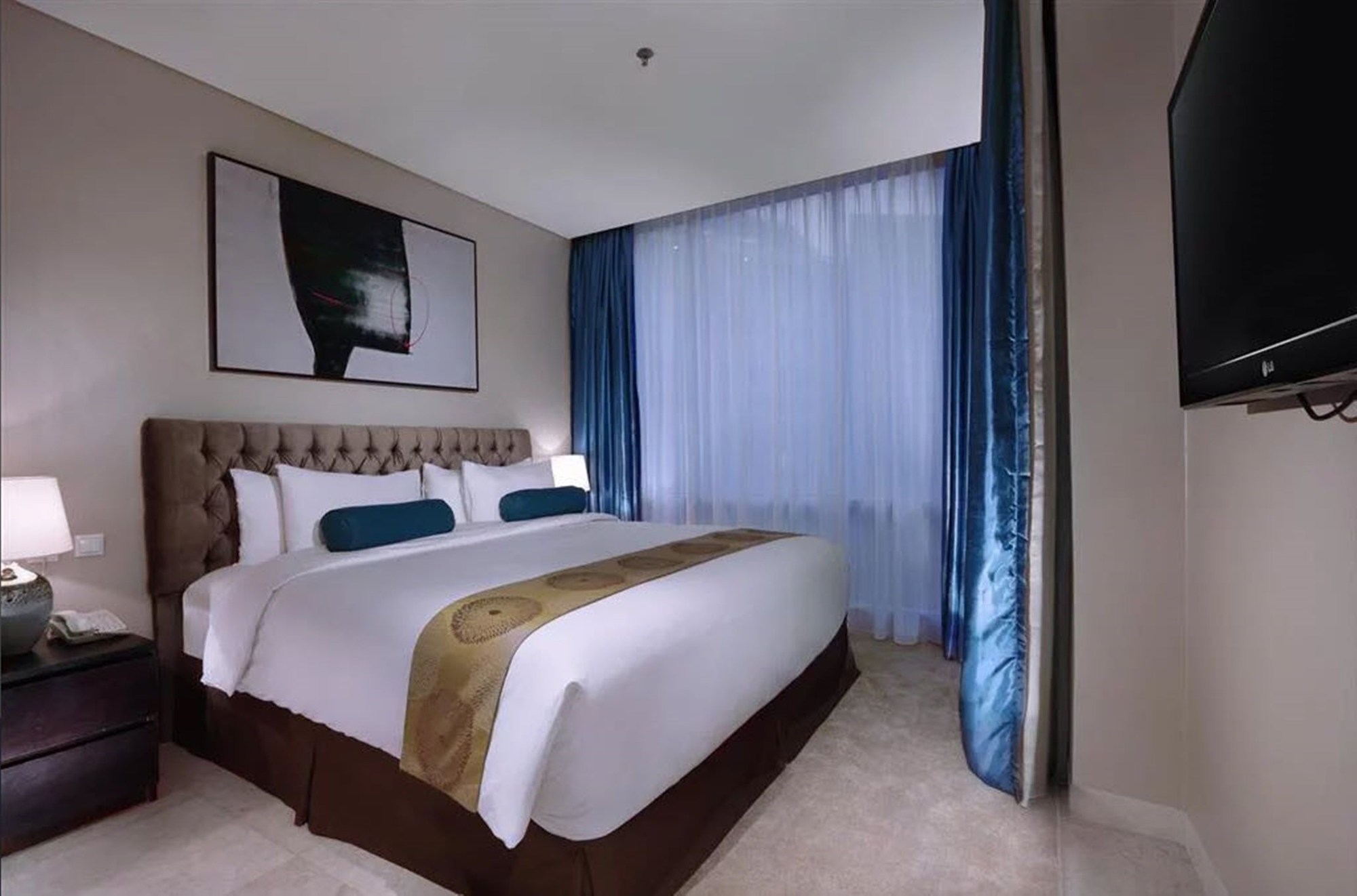 The Grove Suites