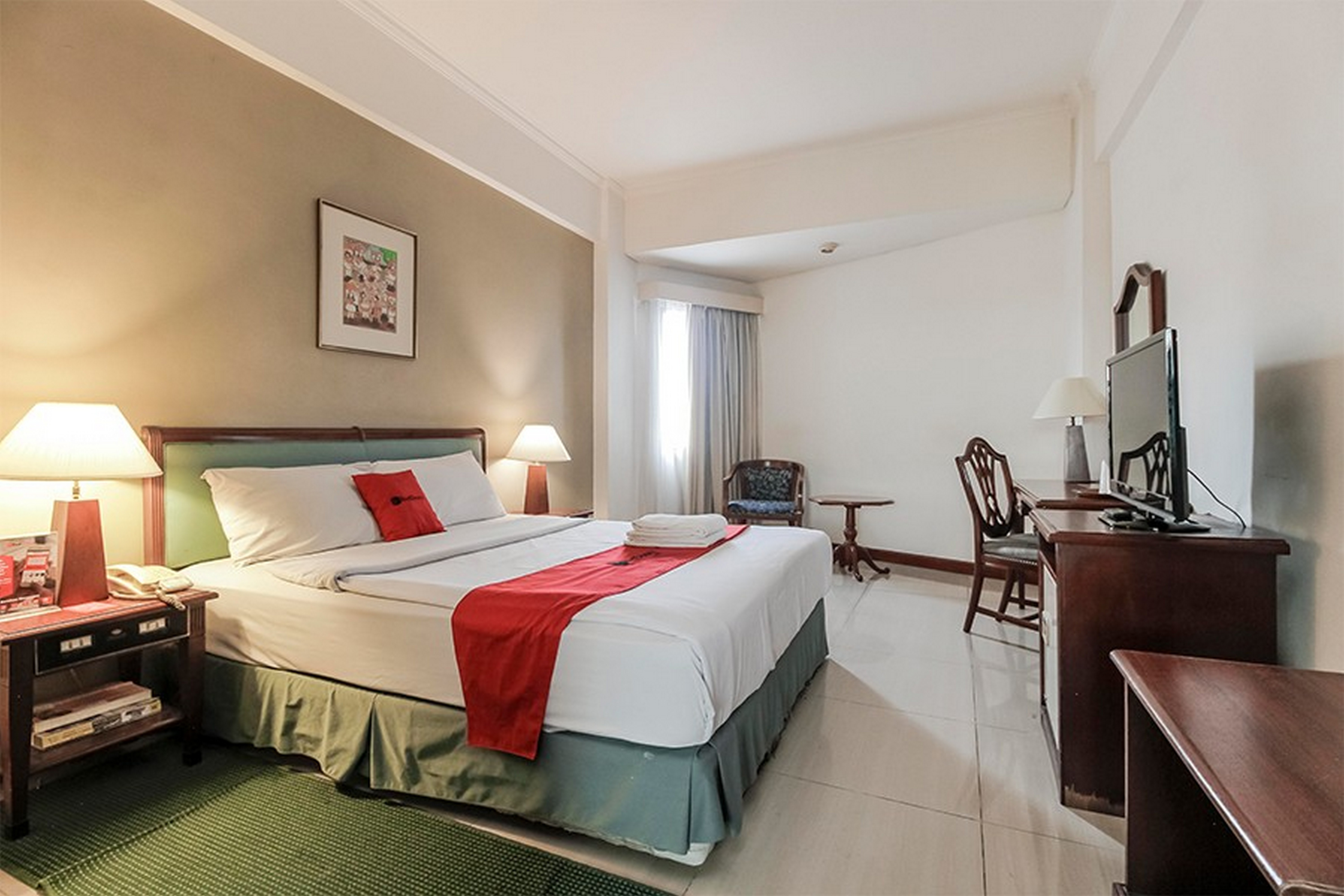 The Paragon Hotel by RedDoorz