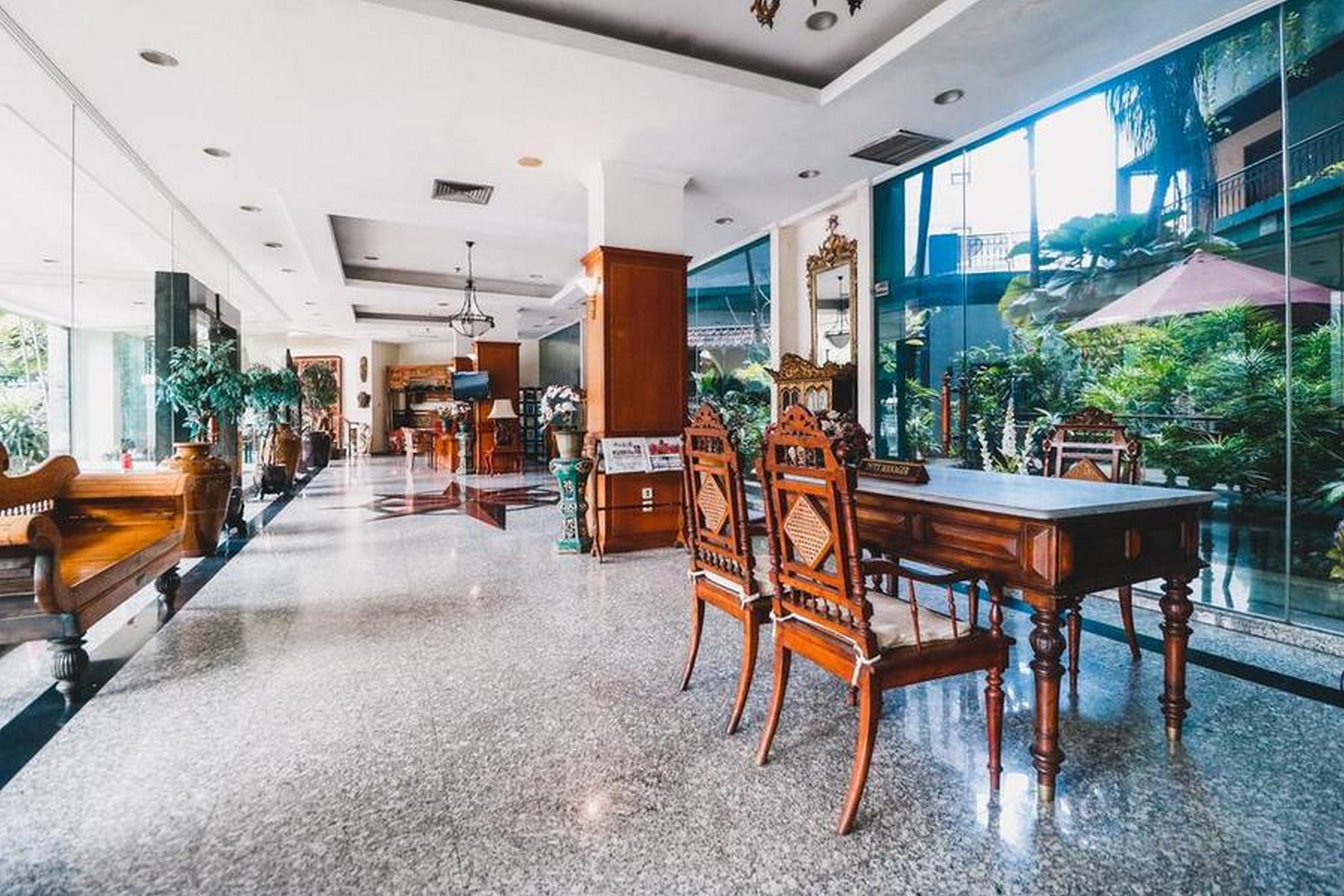 The Paragon Hotel by RedDoorz