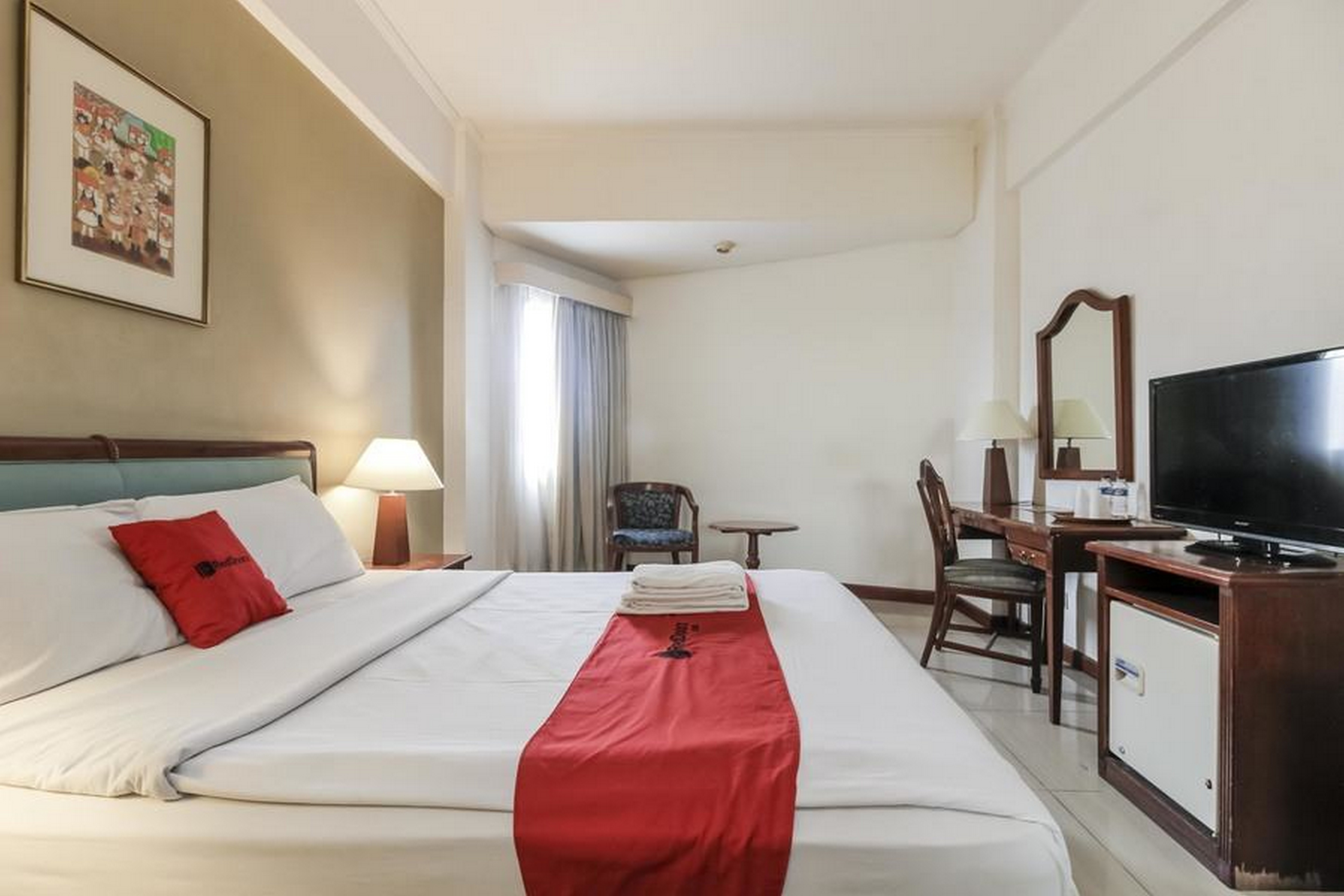 The Paragon Hotel by RedDoorz